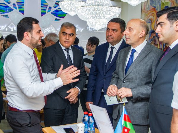 Sumqayıtda işsizlərə  400 vakansiya  təqdim olundu - FOTOLAR