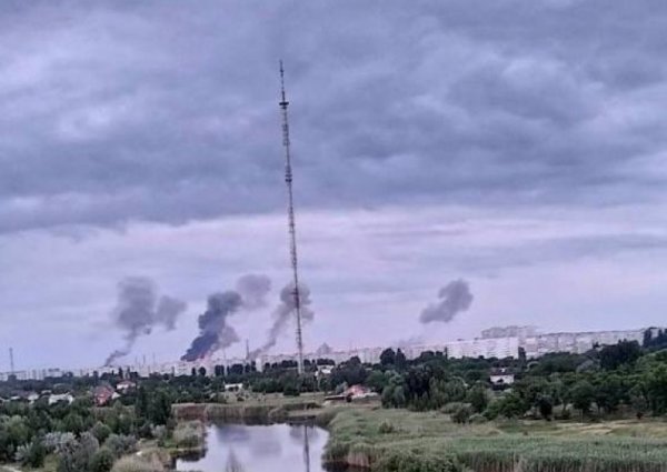 Ukraynanın ən böyük neft emalı zavodu raketlə vuruldu