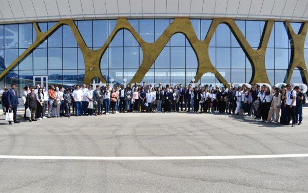 60-a yaxın ölkənin gəncləri Şuşaya gedir - FOTO