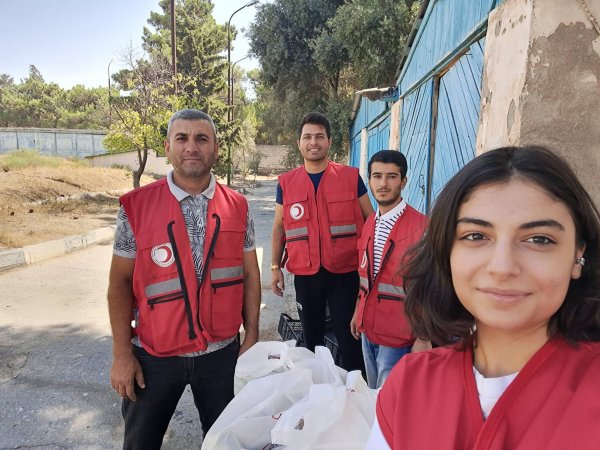 Sumqayıtda xeyirxah aksiya: 160 ailəyə üzüm paylandı - FOTO