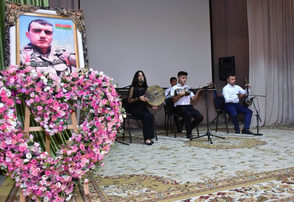 Sumqayıtda Vətən müharibəsi şəhidinə həsr olunan tematik gecə keçirilib - FOTOLAR