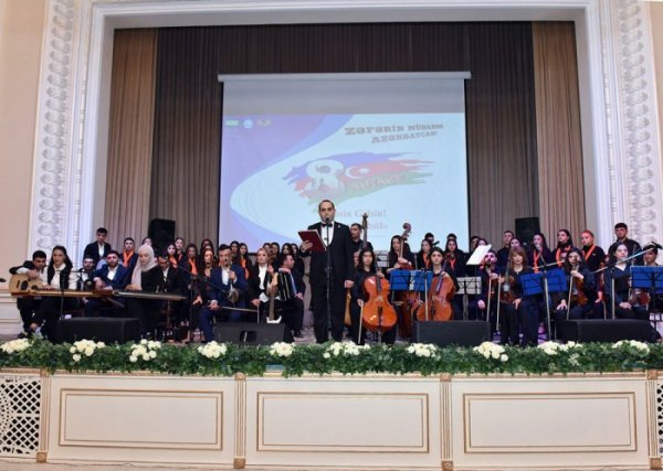 Sumqayıtda “Zəfər Günü” münasibətilə konsert proqramı keçirildi - FOTOLAR