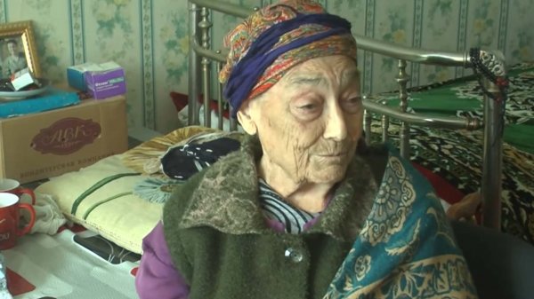 Sumqayıtda 90 yaşlı sahibsiz qadın çarəsiz durumda - VİDEO