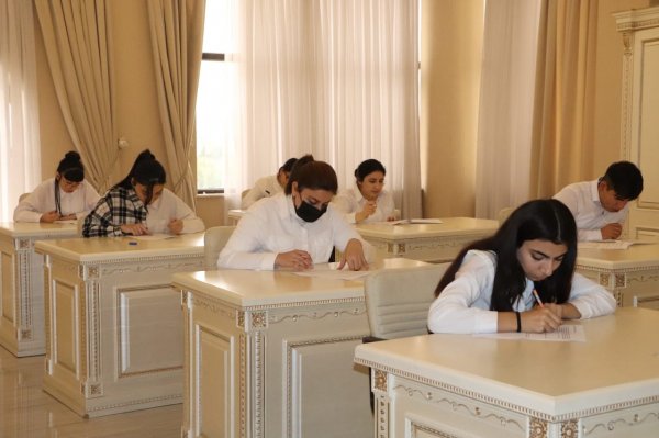 Sumqayıtda Konstitusiya gününə həsr edilmiş test müsabiqəsi keçirilib - FOTO