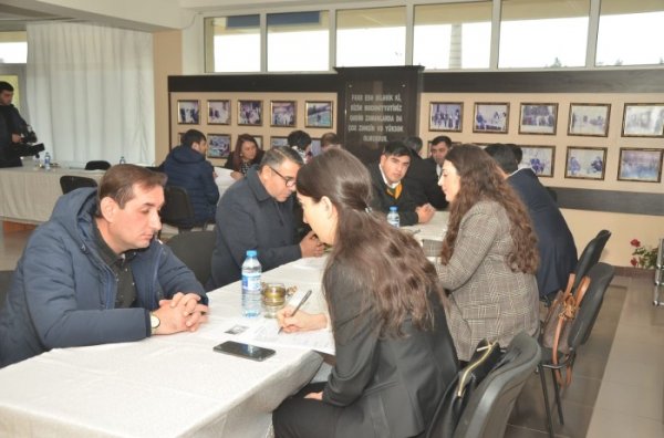 Sumqayıtda Qubadlıdakı təmir işləri ilə əlaqədar əmək yarmarkası keçirilib - FOTOLAR