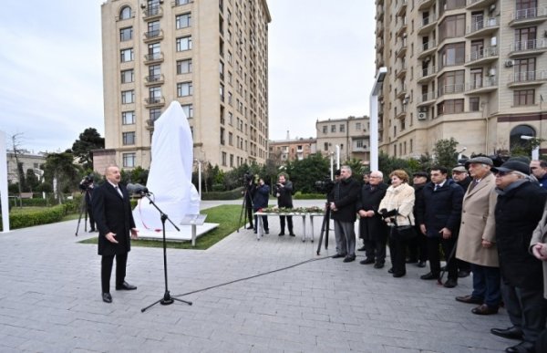 İlham Əliyev bəstəkar Tofiq Quliyevin abidəsinin açılışında iştirak etdi - FOTO