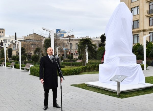 İlham Əliyev bəstəkar Tofiq Quliyevin abidəsinin açılışında iştirak etdi - FOTO