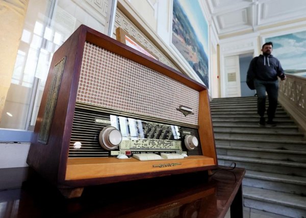 Rusiyanın radio stansiyaları sındırıldı, Ukrayna himni səsləndirildi