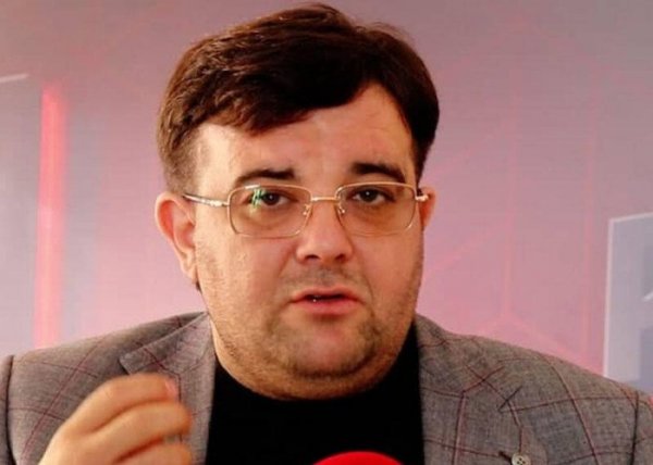 Bloger Səbuhi Xanlarov həbs olunub.