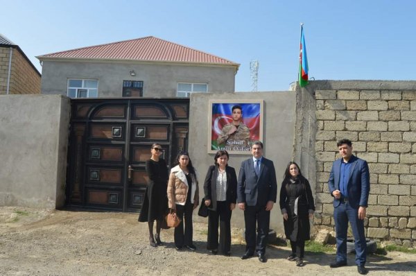 Şəhid ailəsi ziyarət olundu - FOTO