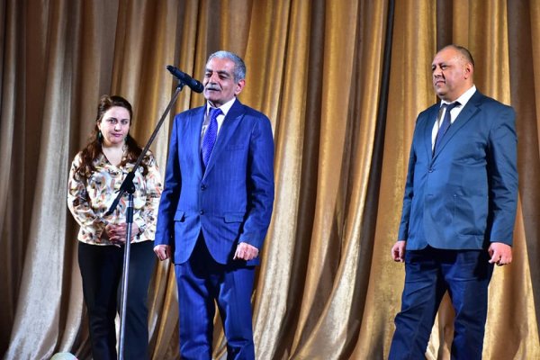  Azərbaycan Dövlət Gənc Tamaşaçılar Teatrı Sumqayıtda  “Dəcəl keçi” tamaşası ilə çıxış edib 