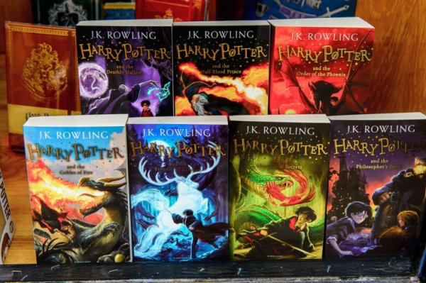 "Harry Potter"in ilk kitabı 480 minə satıldı