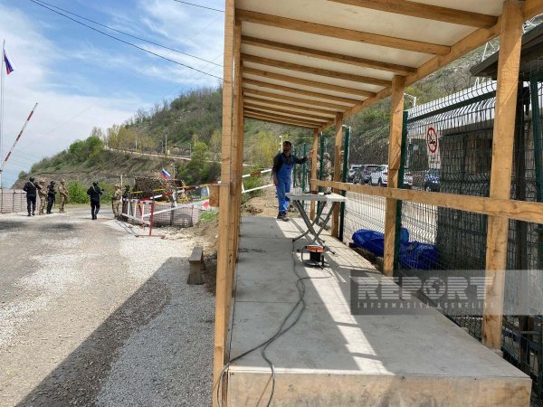 Ekofəalların quraşdırdığı çadırlar və plakatlar sökülür - FOTO