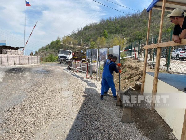 Ekofəalların quraşdırdığı çadırlar və plakatlar sökülür - FOTO