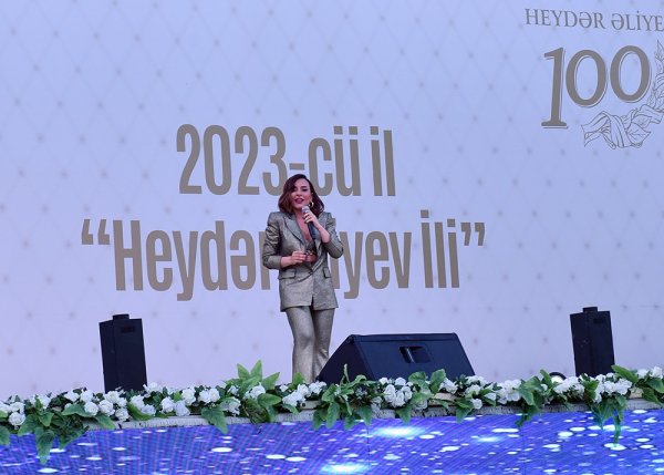 Heydər Əliyevin 100 illiyi ilə əlaqədar Sumqayıtda möhtəşəm konsert keçirilib - FOTOLAR