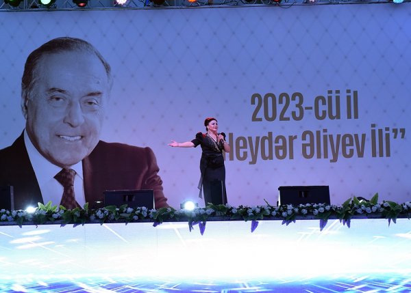Heydər Əliyevin 100 illiyi ilə əlaqədar Sumqayıtda möhtəşəm konsert keçirilib - FOTOLAR