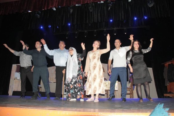 Sumqayıt Dövlət Dram Teatrı Bakıda çıxış edib