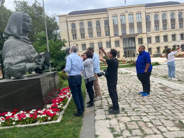 Amerikalı jurnalistlər Şuşanı ziyarət ediblər - FOTOLAR