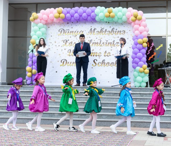 "Sumqayıt Dünya" məktəbində "Bilik günü" tədbiri keçirilib (FOTO)