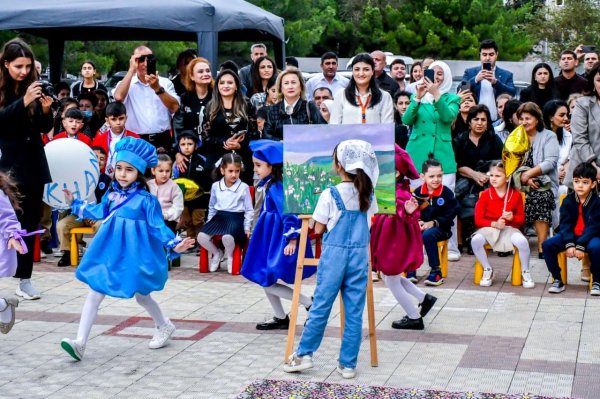 "Sumqayıt Dünya" məktəbində "Bilik günü" tədbiri keçirilib (FOTO)