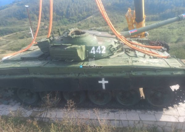 Ermənilərin Şuşanın girişində quraşdırdıqları tank söküldü 