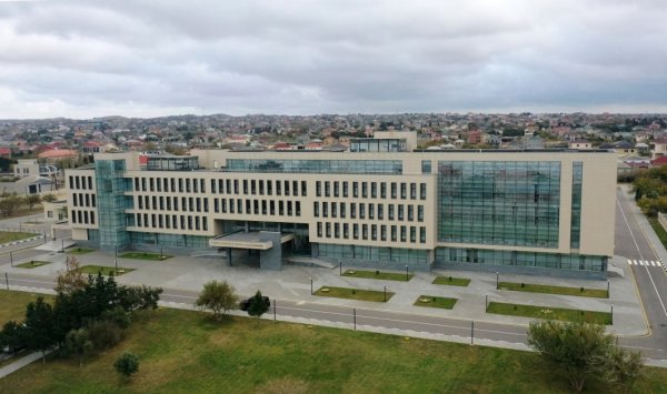 İlham Əliyev Sumqayıtda 2 saylı şəhər xəstəxanasının yeni binasının açılışında  (FOTOLAR)