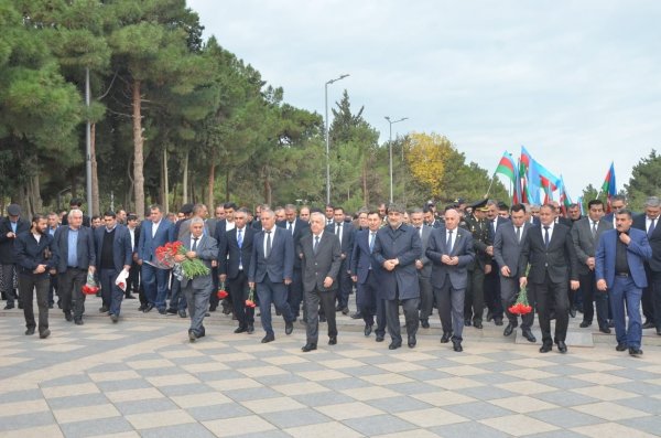 Qubadlının icra başçısı Sumqayıtda şəhidin məzarını ziyarət etdi  (FOTOLAR)