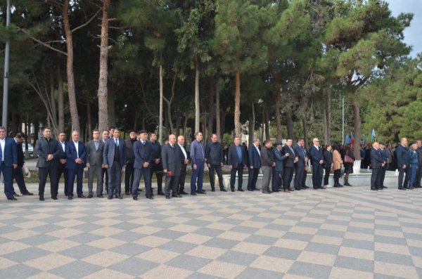 Qubadlının icra başçısı Sumqayıtda şəhidin məzarını ziyarət etdi  (FOTOLAR)