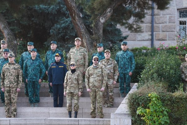 Prezident və birinci xanım Xankəndi şəhərində keçirilən hərbi paradda iştirak ediblər  (FOTO)