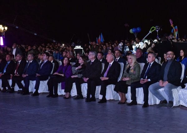 Sumqayıt şəhərində Zəfər Günü münasibəti ilə möhtəşəm konsert keçirilib – FOTO