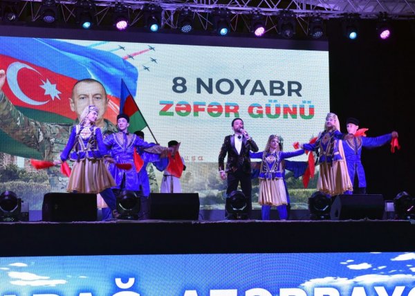 Sumqayıt şəhərində Zəfər Günü münasibəti ilə möhtəşəm konsert keçirilib – FOTO