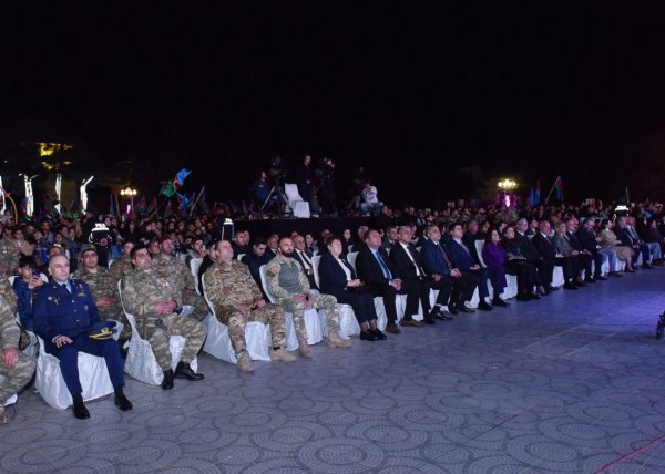 Sumqayıt şəhərində Zəfər Günü münasibəti ilə möhtəşəm konsert keçirilib – FOTO