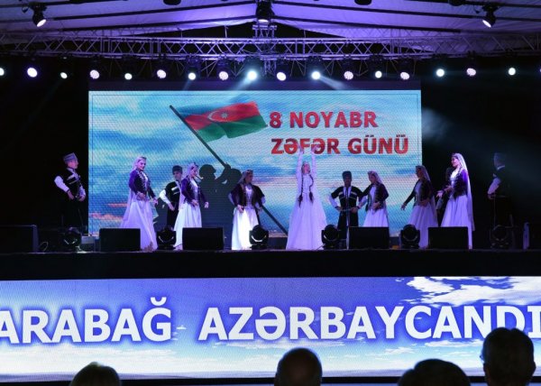 Sumqayıt şəhərində Zəfər Günü münasibəti ilə möhtəşəm konsert keçirilib – FOTO