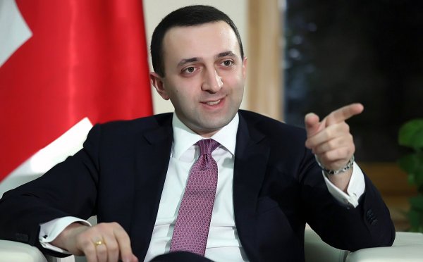 Qaribaşvili Azərbaycana GƏLİR