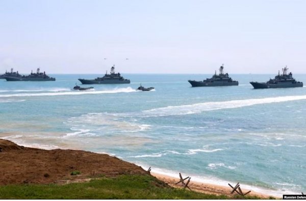 Rusiya Qara dənizdəki gəmilərinin sayını artırır