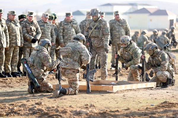 Orduda komandir toplanışları davam edir - VİDEO
