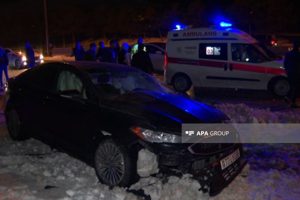 Bakı-Sumqayıt yolunda qəza baş verib  (FOTO)