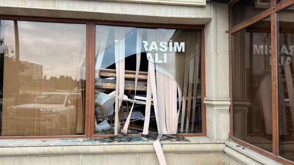 Bakıda mərasim evinin tavanı çökdü - Yaralılar var