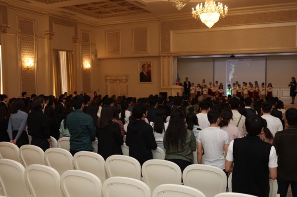 Sumqayıt təhsil ictimaiyyətinin iştirakıyla "Gənclər Gələcəkdir" tədbiri keçirilib (FOTO)