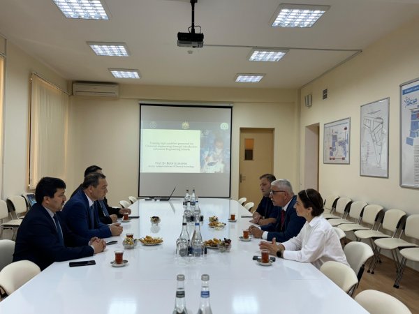 Peşə Təhsil Mərkəzində Daşkənd Kimya Texnologiya İnstitutunun nümayəndə heyəti ilə görüş keçirilib - FOTOLAR