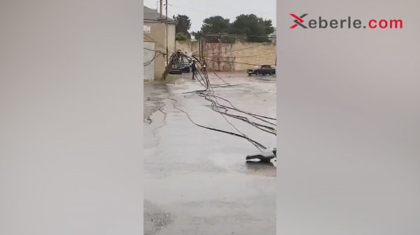 Sumqayıtda külək və yağışın fəsadları: Yazda payıza hazır olmayan sakinlər (FOTO + VİDEO)