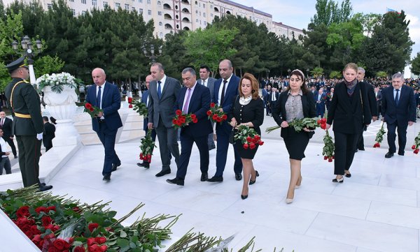 Sumqayıtda Ümummilli Lideri Heydər Əliyevin xatirəsi anıldı – FOTOLAR
