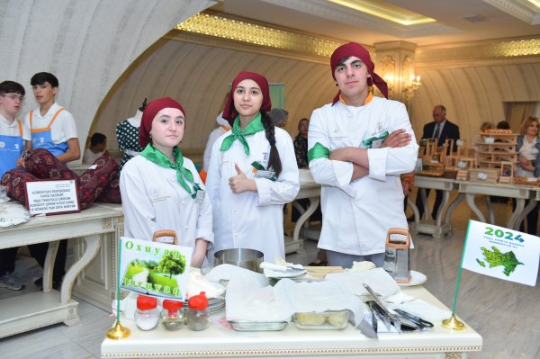 Sumqayıtda peşə təmayüllü siniflərın yaradıcılıq festivalı