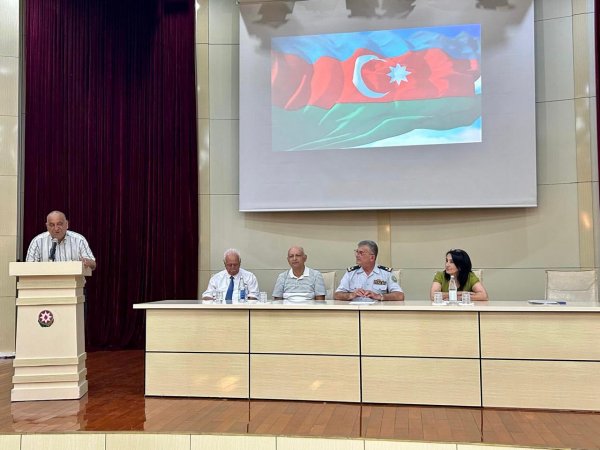 Dövlət Sərhəd Xidməti Akademiyasında “Rəngin poetikası, şeriyyatın rəngi” adlı sərgi-tədbir keçirilib - FOTOLAR