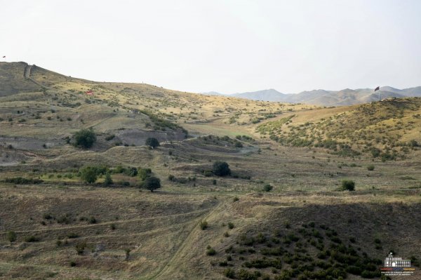 Mirzoyan sərhəddə Azərbaycan mövqelərinə baxdı - FOTO