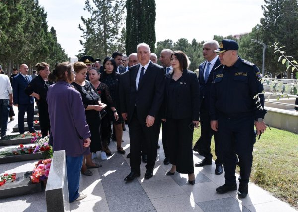 Sumqayıtın yeni deputatı Səbinə Salmanova anım tədbirlərinə qatıldı (FOTOLAR)