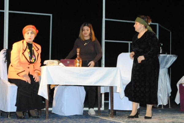 Sumqayıt teatrı “Narkoman” tamaşasını təqdim edib - FOTOLAR