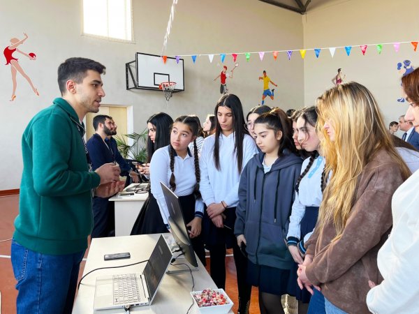 Peşə Təhsil Mərkəzində “Karyera Sərgisi” keçirilib