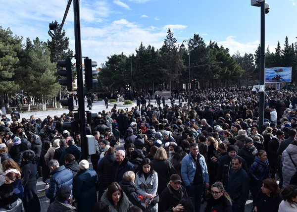 Sumqayıtda 20 Yanvar faciəsinin 35-ci ildönümü ilə əlaqədar anım mərasimi keçirilib -FOTOLAR