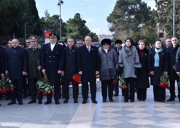 Sumqayıtda 20 Yanvar faciəsinin 35-ci ildönümü ilə əlaqədar anım mərasimi keçirilib -FOTOLAR